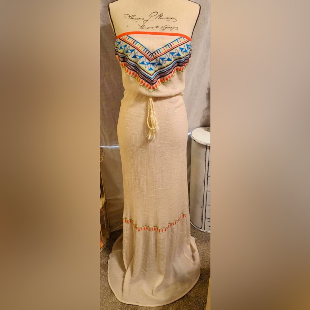 Flying Tomato strapless dress.